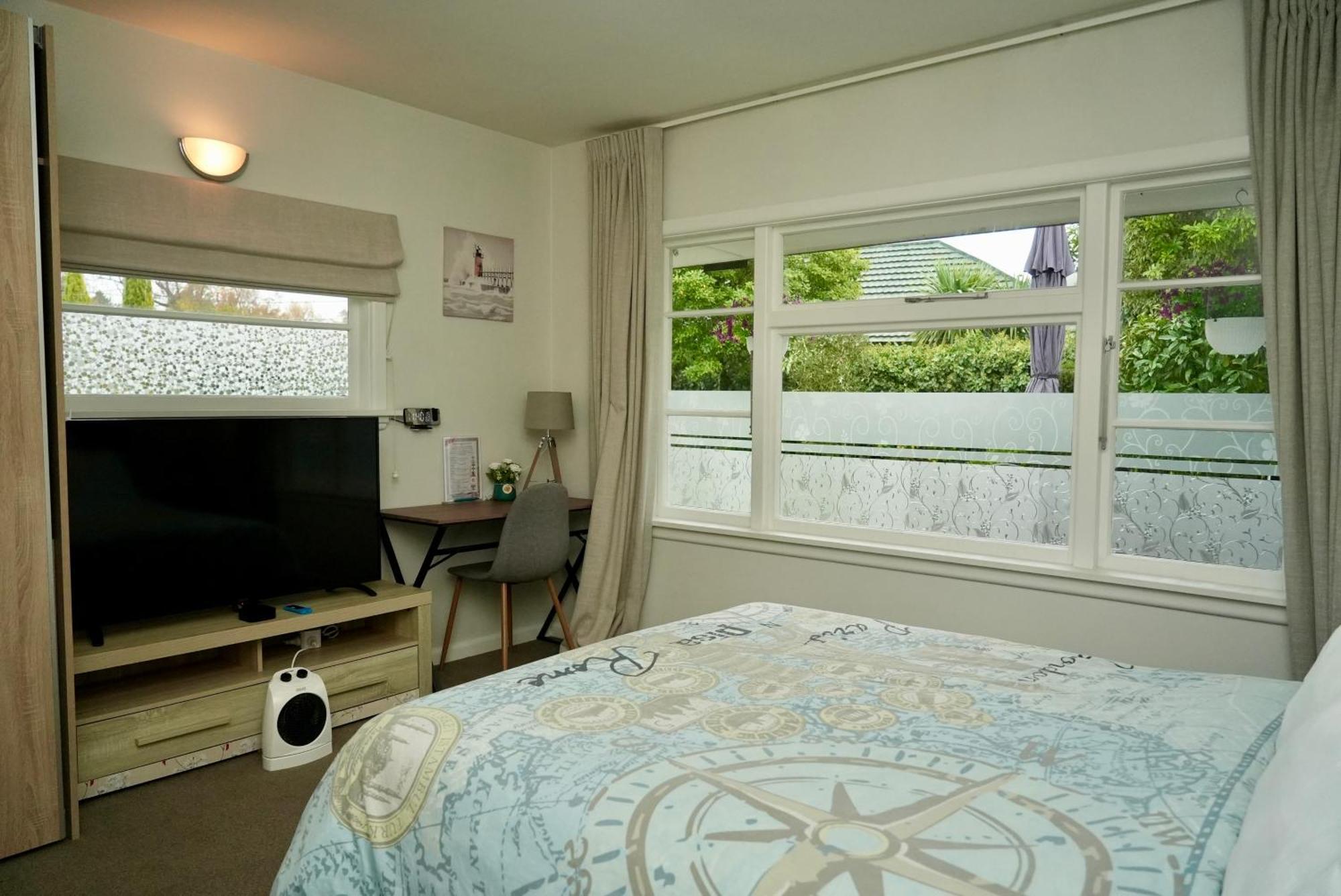 Cozy And Sunny Room Near City To Seapath Christchurch Bilik gambar